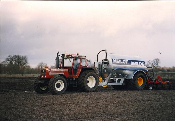 160-90 met Peecon 13m3 klein.JPG